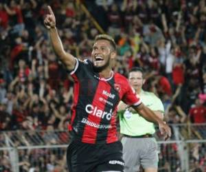 Alex López marcó su tercer gol con la camiseta de Alajuela, ante Guadalupe. Foto cortesía de Kendall Rojas / El Heraldo.