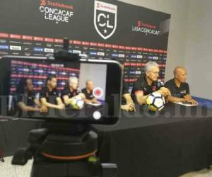 Benito Floro, técnico del Alajuela habla en conferencia de prensa (Foto: EL HERALDO)