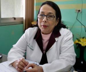 la doctora Elsa Palou deja la dirección de la Junta Directiva del Hospital Escuela Universitario.