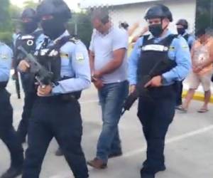 Una supuesta banda de secuestradores integrado por ocho hombres, incluído cuatro miembros de la Policía Nacional en activo, fueron capturados en horas de la tarde de este jueves -1 de junio- en diferentes departamentos de Honduras.