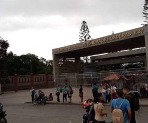 A eso de las 6:00 de la mañana, el primer centro tomado era el de Ciudad Universitaria.