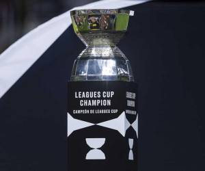 El trofeo de la Leagues Cup que se llevará el próximo campeón del torneo.