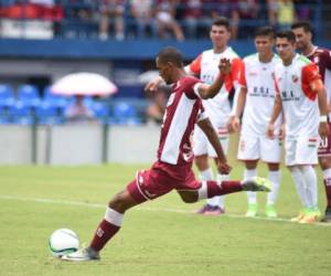 El delantero hondureño Jerry Bengtson anotó desde el manchón penal (Foto: Twitter @Saprissa)