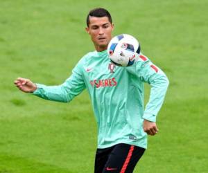 A sus 31 años, a Cristiano se le empiezan a acabar las oportunidades de conseguir algo grande con su selección. Foto: AFP