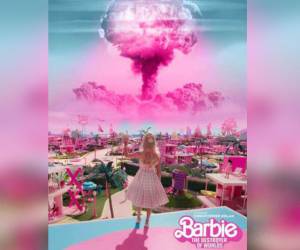 La industria del cine ha sido testigo de un inusual y divertido fenómeno con el estreno simultáneo de dos películas muy esperadas: ‘Barbie’ y ‘Oppenheimer’. Ambas producciones llegaron a las salas de cine el mismo día, generando una oleada de memes en las redes sociales bajo el nombre ‘Barbenheimer’. A continuación te dejamos algunos...