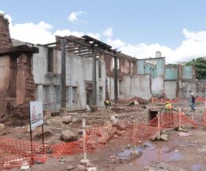 El personal de la municipalidad ejecuta diversas obras grises en el presidio para convertirlo en un espacio para la cultura local.