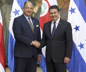 Luis Guillermo Solís se reunió con el presidente Hernández en Honduras previo al encuentro del Sica la semana pasada.