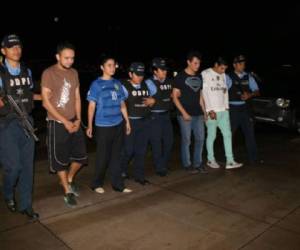 Los amigos de Carlos Collier lanzaron su cadáver en un solar baldío, cerca de un basurero.