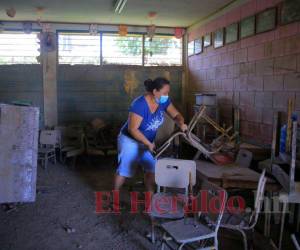 El jardín de niños ubicado en el Centro de Educación Básica República de Suecia, en la colonia Filadelfia de La Lima, Cortés, se mantiene abandonado luego de que el paso de Eta y Iota lo dañaran.