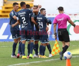 Las águilas continúan con su paso triunfal por el Clausura y no bajan los brazos en la lucha por adueñarse con el liderato de la zona central. Foto: Alex Pérez | EL HERALDO