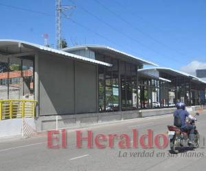 En cercanías de la tercera entrada de la colonia Kennedy se construye una estación del Trans-450.