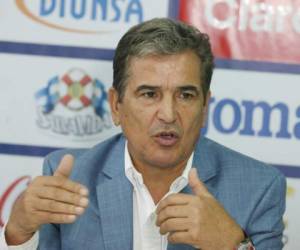 El exentrenador de Costa Rica y actual estratega de Honduras, Jorge Luis Pinto, mostró su pesar a través de Twitter al conocer la noticia de la muerte de Gabriel Badilla. (Foto: Deportes El Heraldo / El Heraldo Honduras)