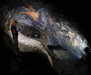 Los visitantes que se trasladan a la antigua zona minera tienen la oportunidad de adentrarse en las cuevas.