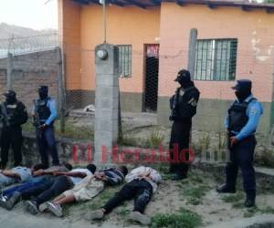 Los pandilleros fueron llevados a la sede principal de la FNAMP en Tegucigalpa. Foto: Alex Pérez/EL HERALDO