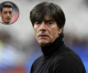 El DT Joachim Löw dejó fuera de la convocatoria al delantero del Arsenal Mesut Özil