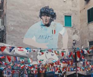 Un 25 de noviembre de 2020, el mundo del fútbol perdió a uno de las más grandes leyendas, a Diego Armando Maradona. A cuatro años de su fallecimiento, el Napoli hoy le rinde un homenaje. Más detalles a continuación.