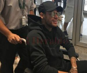 Neymar Santos, a su llegada a Brasil.