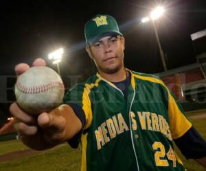 Jorge Zavala en una foto de EL HERALDO cuando jugó los play off de la LMBFM con Medias Verdes. Foto: Marvin Salgado / El Heraldo.