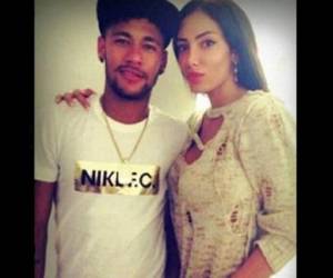 Neymar Jr. junto a su exnovia, la modelo Soraja Vucelic.