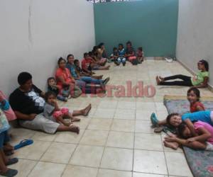 Al menos 10 familias aún se encuentran albergadas en el edificio donde funcionará el mercado municipal en Monjarás. (Foto: Alex Pérez)