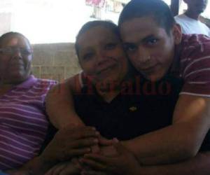 Claudia Silva junto a su extinto hijo Marcos Vinicio Silva. Foto EL HERALDO