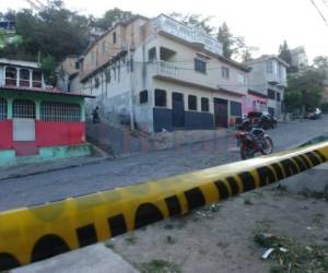 La Policía Nacional acordonó la zona. Fotos Alex Pérez| EL HERALDO