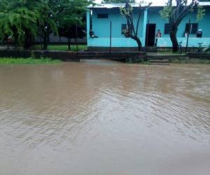 El centro de Salud de Güasaule queda incomunicado tras cada tormenta.