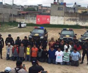 En el operativo 'Rescatando Guatemala', la policía realizó 145 allanamientos en 12 departamentos.