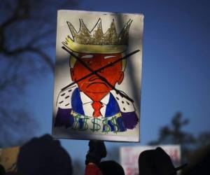 Los manifestantes que apoyan la acusación del presidente de los Estados Unidos, Donald Trump, se reúnen fuera del Capitolio de los Estados Unidos. Foto: Agencia AFP.