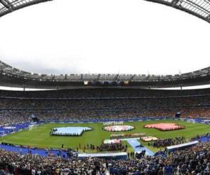 La UEFA se ha decantado por París al considerarla una sede con más posibilidades de ser neutral, ya que actualmente solo dos clubes franceses compiten por la orejona.