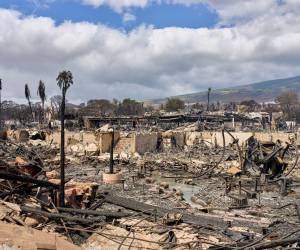 El mayor daño ocurrió en la ciudad de Lahaina.