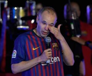 Andrés Iniesta le dijo 'adiós' a su equipo de toda la vida, FC Barcelona. (AFP)