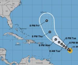 El vórtice de Sam estaba a unos 980 kilómetros (610 millas) al este del norte de las Islas de Sotavento y avanza en dirección noroeste a 14 km/h (9 mph).