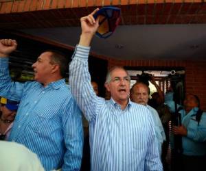 El opositor venezolano Antonio Ledezma fue puesto en prisión domiciliaria, luego de haber sido arrestado.