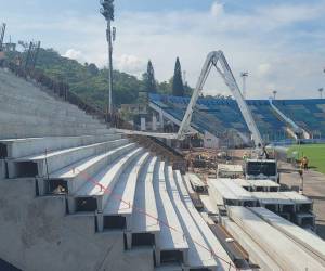 El Estadio Nacional Chelato Uclés se sigue embelleciendo con el objetivo de finalizar la remodelación de la primera gradería de sol centro.