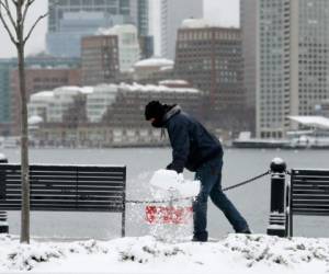 La tormenta de nieve mantiene en zozobra a los estadounidenses.