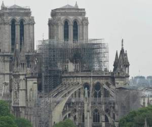 El incendio en la catedral de Notre Dame se registró el lunes a las 4:00 de la tarde. Foto: AFP