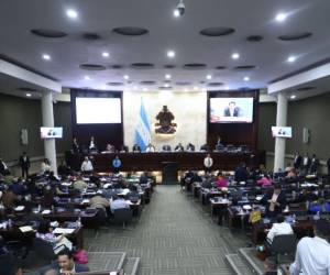 La mano derecha de Luis Redondo fue “enchachado” y llevado a la ATIC por obstruir la justicia. Con la Constitución en la mano, Tomé fue sacado de las oficinas del CN por la ATIC al intentar obstruir la operación.