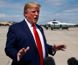 El presidente Donald Trump habla a la prensa al arribar a la Base Aérea Andrews, 26 de septiembre de 2019. Fotos: Agencia AP.