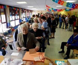 Los sondeos de la semana pasada señalaban que en torno a un tercio de los casi 37 millones de votantes no había decidido a quién apoyar. Foto: AP