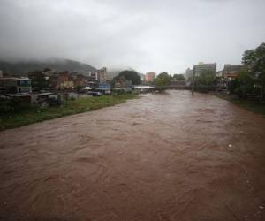 La crecida del río Choluteca fue una evidencia de la gran cantidad de agua que se reportó en la capital.