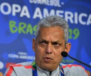 Reinaldo Rueda, director técnico de Chile, durante una conferencia de prensa. Foto AFP