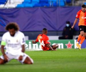 El Shakhtar Donetsk llegó a este partido con muchas bajas a causa del coronavirus pero aún así le dio un baile a los blancos en la primera parte del encuentro. Foto: AP