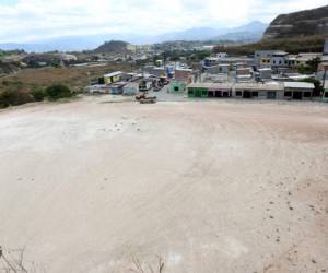 La habilitación del espacio para unidades de transporte va de la mano con el refuerzo de la plaza comercial en la zona. La inversión asciende a unos L 4 millones.