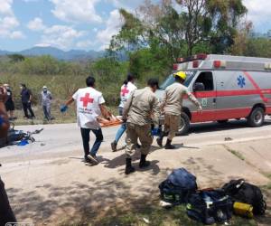 La Cruz Roja y el Cuerpo de Bomberos, además de los otros entes de socorro se han movilizado en todo el país para brindar asistencia a los afectados.