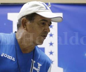 El entrenador del equipo hondureño se manifestó en contra de querer sobreponerse a El Salvador por el peso de la camiseta y las estadísticas.