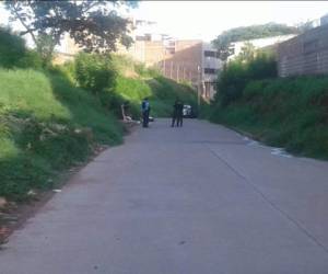 A la par de un contenedor de basura estaba el cuerpo sin vida