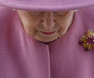 La Reina Isabel II se escabullo algunas veces y convivió de cerca con sus súbditos.