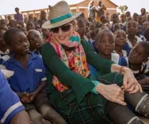 Madonna creó la fundación 'Raising Malawi' en 2006, y afirma haber entregado millones de dólares para financiar hospicios y otras instituciones de protección de huérfanos. Foto: AFP