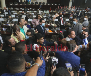 Sergio Castellanos y Jack Uriarte casi se van a los golpes durante la sesión legislativa.